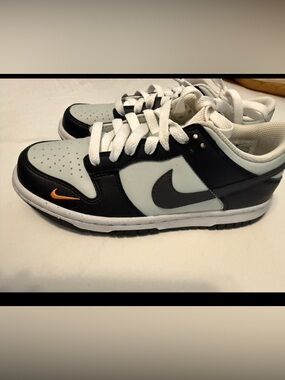 Nike Dunk Low Black Bright Mandarin Mini Swoosh (GS)